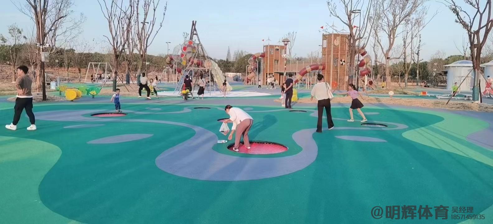 吉隆公园跑道是用什么材料做成的